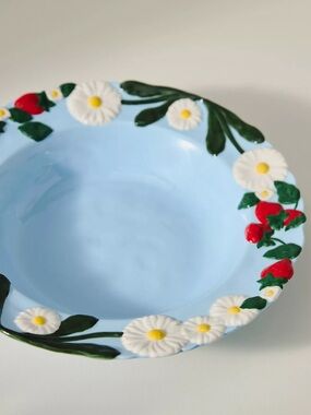 ❤️ NWT Anthro Large Strawberry Serving Dish - Rare!